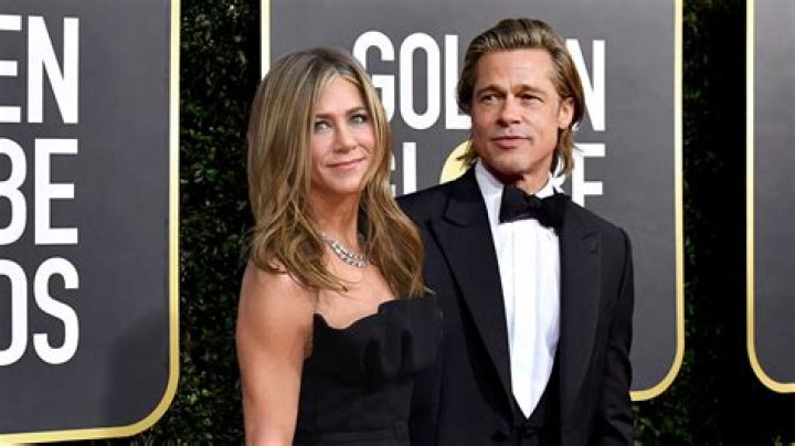 Courteney Cox Proves She’s So Here For Brad Pitt & Jennifer Aniston’s Reunion By Liking IG Posts About It